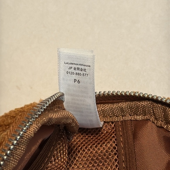 NWT Lululemon Everywhere Fleece Belt Bag Burnt Caramel - Picture 14 of 16